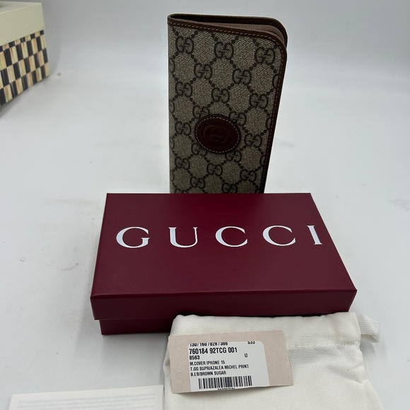 Gucci bifold folio wallet/iPhone 15 case made in Italy - Picture 1 of 11